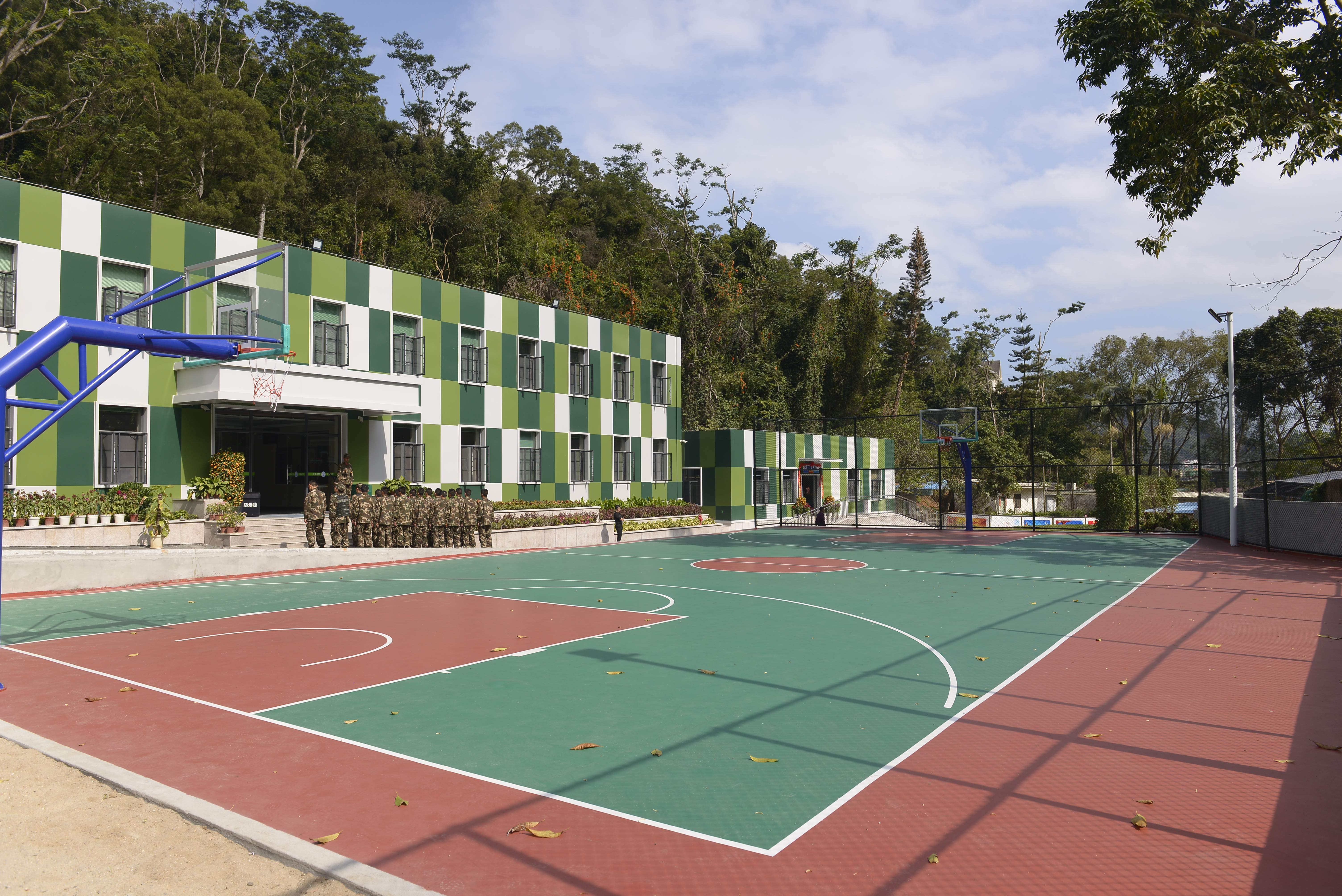 深圳银湖会议中心（酒店）有限公司园林部空地及依山楼一层公开招租项目